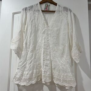 Johnny Was White Embroidered Blouse | Size Medium